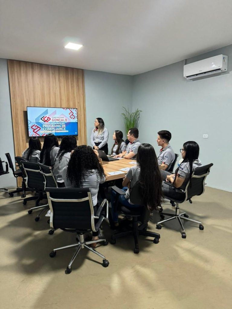 Equipe da Construtora Gonçalo no treinamento do Programa de Compliance